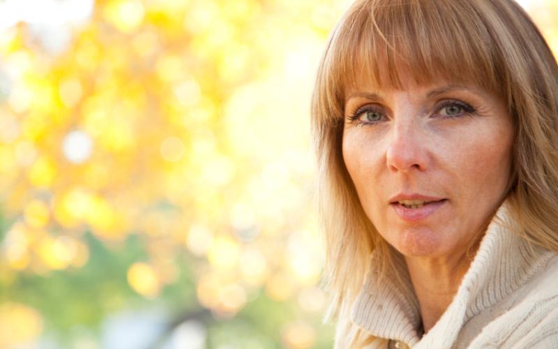 Foto van een blonde vrouw